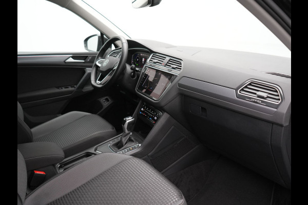 Volkswagen Tiguan 1.4 TSI eHybrid Active PHEV 245pk Dealer O.H | Adaptive Cruise | Camera | Parkassist | Stoelverwarming | Keyless | Apple Carplay | BLIS | Plug In Hybrid