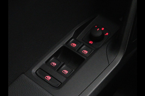 Seat Ibiza 1.0 EcoTSI Style Business Intense | Stoelverwarming | Virtual Cockpit | Carplay | Navigatie | Full LED | DAB | Parkeerhulp | Cruise control | Climate control | Getint glas