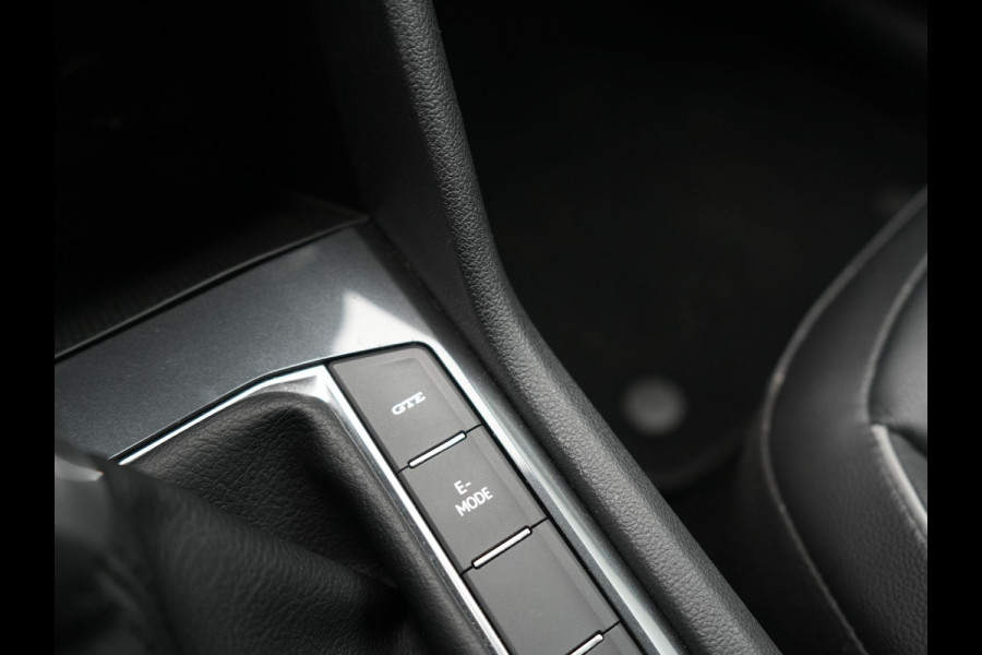 Volkswagen Tiguan 1.4 TSI eHybrid Life PHEV 245pk | Adaptive Cruise | Lederen Sportstoelen Memory & Verwarmd | Stuur Verwarmd | Virtual Cockpit | Navigatie | DAB | Plug In Hybrid