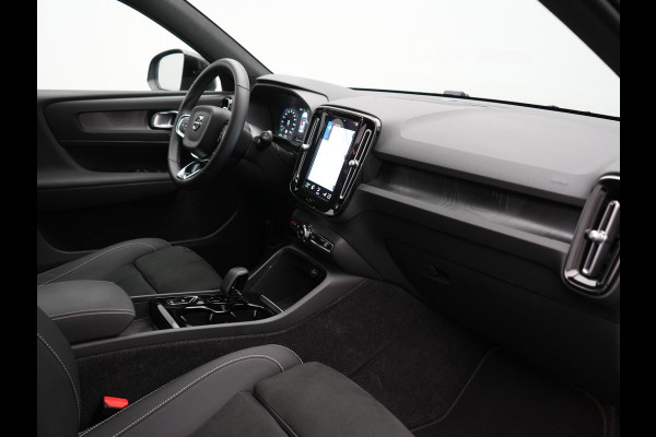 Volvo XC40 T5 Ultimate Dark PHEV 263pk Dealer O.H. | Panodak | Adaptive Cruise | 360 Camera | Harman / Kardon | Alcantara Sportstoelen Memory & Verwarmd | Stuur Verwarmd | Apple Carplay | Keyless | Virtual | Navigatie | DAB | Plug In Hybrid