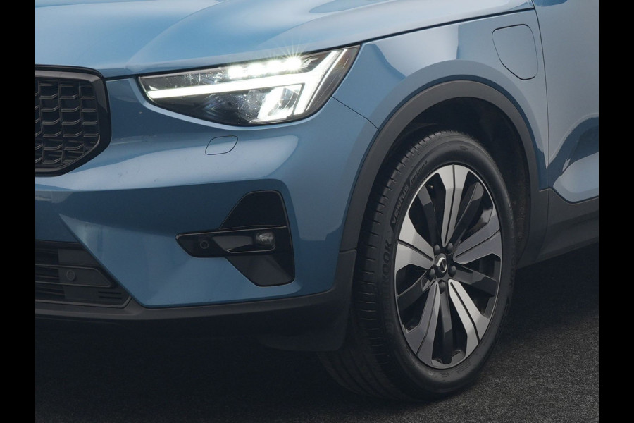 Volvo XC40 T5 Ultimate Dark PHEV 263pk Dealer O.H. | Panodak | Adaptive Cruise | 360 Camera | Harman / Kardon | Alcantara Sportstoelen Memory & Verwarmd | Stuur Verwarmd | Apple Carplay | Keyless | Virtual | Navigatie | DAB | Plug In Hybrid