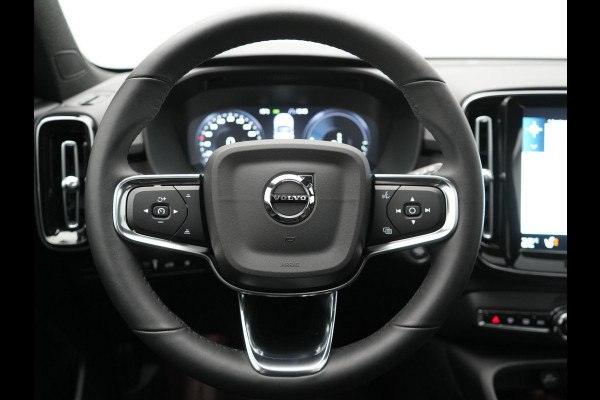 Volvo XC40 T5 Ultimate Dark PHEV 263pk Dealer O.H. | Panodak | Adaptive Cruise | 360 Camera | Harman / Kardon | Alcantara Sportstoelen Memory & Verwarmd | Stuur Verwarmd | Apple Carplay | Keyless | Virtual | Navigatie | DAB | Plug In Hybrid