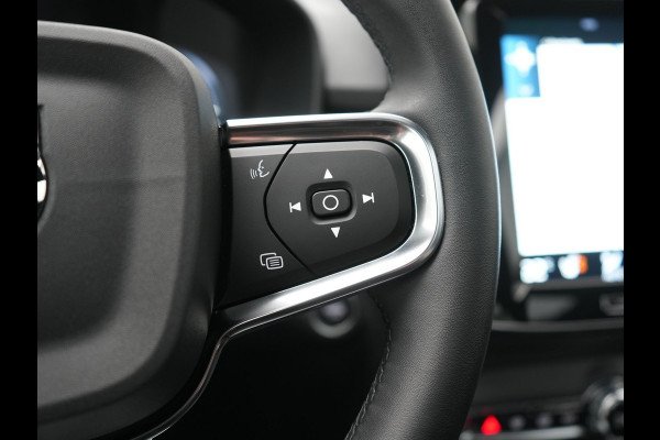 Volvo XC40 T5 Ultimate Dark PHEV 263pk Dealer O.H. | Panodak | Adaptive Cruise | 360 Camera | Harman / Kardon | Alcantara Sportstoelen Memory & Verwarmd | Stuur Verwarmd | Apple Carplay | Keyless | Virtual | Navigatie | DAB | Plug In Hybrid