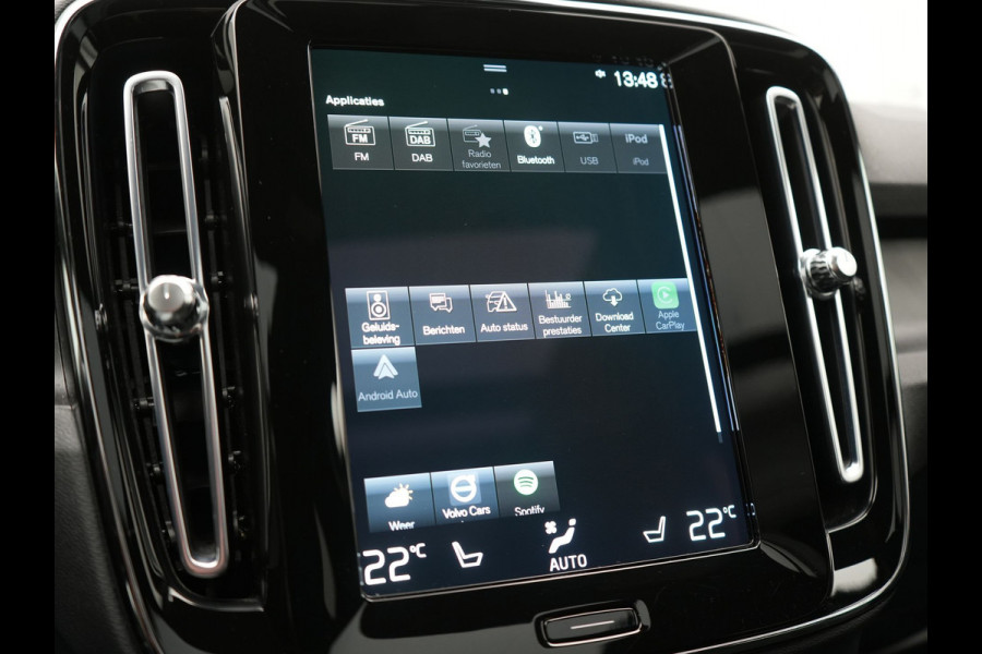 Volvo XC40 T5 Ultimate Dark PHEV 263pk Dealer O.H. | Panodak | Adaptive Cruise | 360 Camera | Harman / Kardon | Alcantara Sportstoelen Memory & Verwarmd | Stuur Verwarmd | Apple Carplay | Keyless | Virtual | Navigatie | DAB | Plug In Hybrid