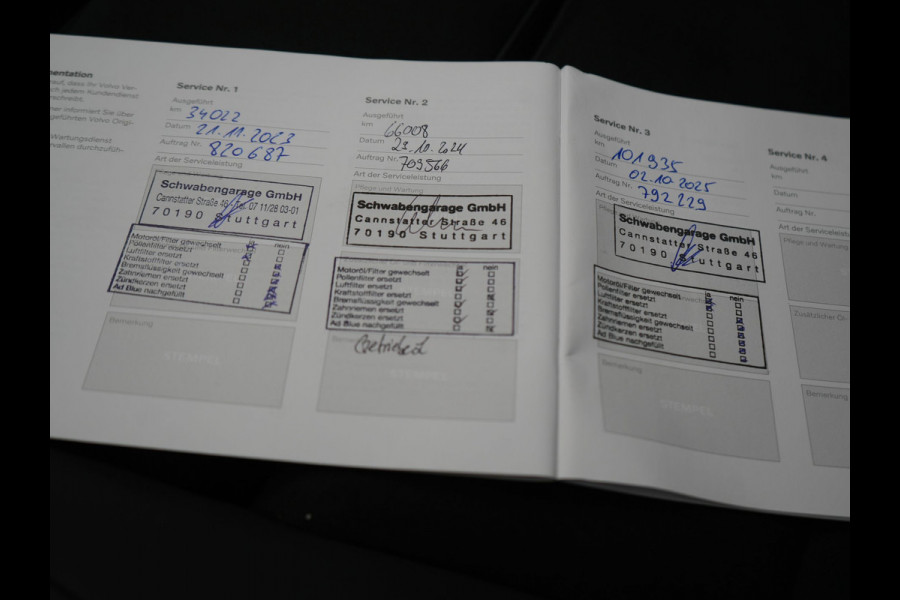 Volvo XC40 T5 Ultimate Dark PHEV 263pk Dealer O.H. | Panodak | Adaptive Cruise | 360 Camera | Harman / Kardon | Alcantara Sportstoelen Memory & Verwarmd | Stuur Verwarmd | Apple Carplay | Keyless | Virtual | Navigatie | DAB | Plug In Hybrid