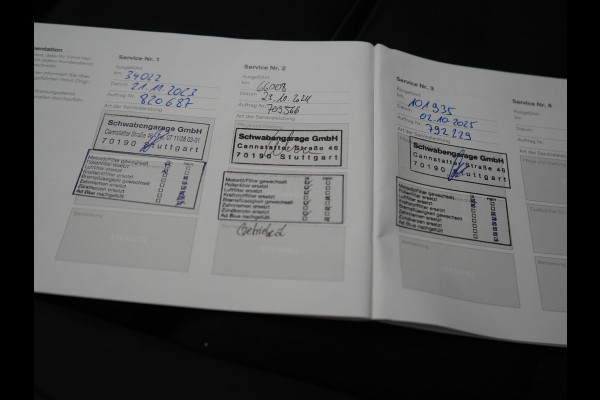 Volvo XC40 T5 Ultimate Dark PHEV 263pk Dealer O.H. | Panodak | Adaptive Cruise | 360 Camera | Harman / Kardon | Alcantara Sportstoelen Memory & Verwarmd | Stuur Verwarmd | Apple Carplay | Keyless | Virtual | Navigatie | DAB | Plug In Hybrid