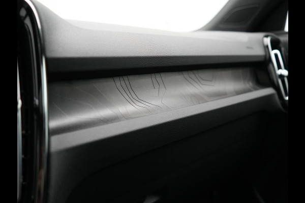 Volvo XC40 T5 Ultimate Dark PHEV 263pk Dealer O.H. | Panodak | Adaptive Cruise | 360 Camera | Harman / Kardon | Alcantara Sportstoelen Memory & Verwarmd | Stuur Verwarmd | Apple Carplay | Keyless | Virtual | Navigatie | DAB | Plug In Hybrid