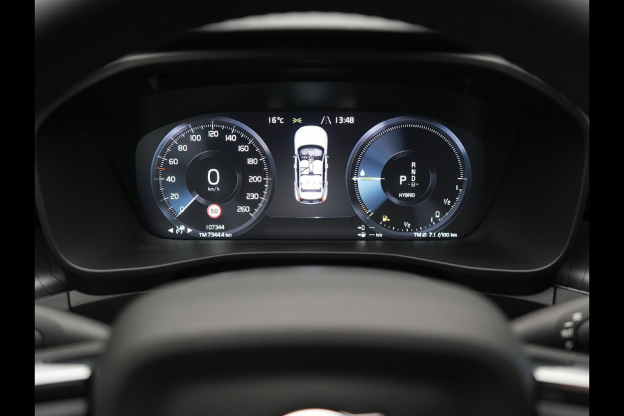 Volvo XC40 T5 Ultimate Dark PHEV 263pk Dealer O.H. | Panodak | Adaptive Cruise | 360 Camera | Harman / Kardon | Alcantara Sportstoelen Memory & Verwarmd | Stuur Verwarmd | Apple Carplay | Keyless | Virtual | Navigatie | DAB | Plug In Hybrid
