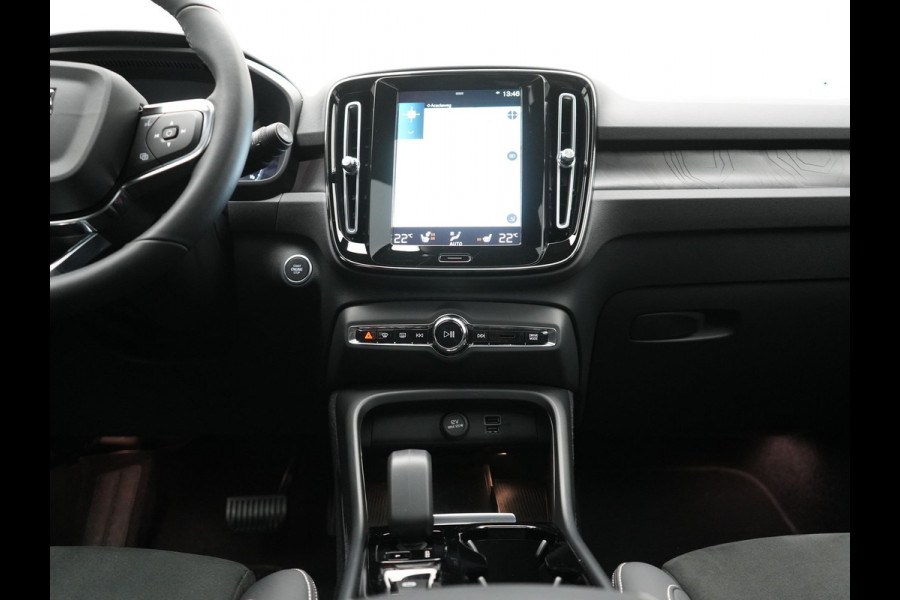 Volvo XC40 T5 Ultimate Dark PHEV 263pk Dealer O.H. | Panodak | Adaptive Cruise | 360 Camera | Harman / Kardon | Alcantara Sportstoelen Memory & Verwarmd | Stuur Verwarmd | Apple Carplay | Keyless | Virtual | Navigatie | DAB | Plug In Hybrid