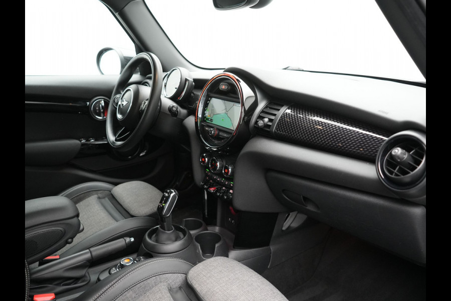 MINI Mini 2.0 Cooper S Chili 192pk 5 Deurs | Apple Carplay | Sportstoelen Verwarmd | Union Jack Achterlichten | 17"L.M | LED Koplampen | Navigatie Full Map | DAB | Cruise Control |