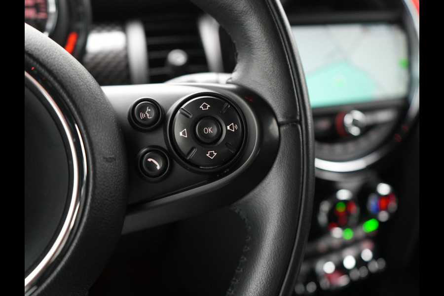 MINI Mini 2.0 Cooper S Chili 192pk 5 Deurs | Apple Carplay | Sportstoelen Verwarmd | Union Jack Achterlichten | 17"L.M | LED Koplampen | Navigatie Full Map | DAB | Cruise Control |