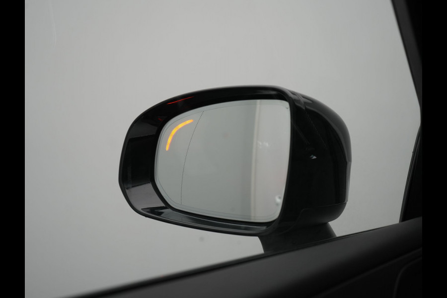 Volvo XC60 Recharge T8 AWD R-Design PHEV 391pk Dealer O.H. | Panodak | Luchtvering | Head Up | Camera | Harman & Kardon | Sportstoelen Memory & Verwarmd | 21"L.M | Apple Carplay | Keyless | Blis | Virtual | Navigatie | DAB | Plug In Hybrid
