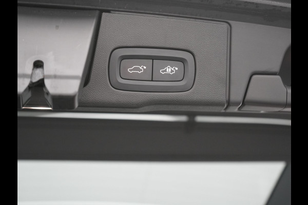 Volvo XC60 Recharge T8 AWD R-Design PHEV 391pk Dealer O.H. | Panodak | Luchtvering | Head Up | Camera | Harman & Kardon | Sportstoelen Memory & Verwarmd | 21"L.M | Apple Carplay | Keyless | Blis | Virtual | Navigatie | DAB | Plug In Hybrid
