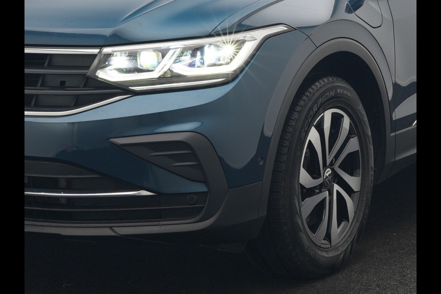 Volkswagen Tiguan 1.4 eHybrid PHEV 245pk Dealer O.H. | Adaptive Cruise | 360 Camera | IQ Light | Voorstoelen & Stuur Verwarmd | Sfeerverlichting | Apple Carplay | Virtual | Keyless | Blis | Navigatie | DAB | Plug In Hybrid