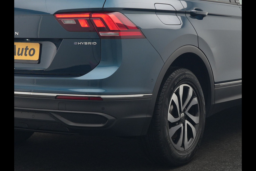 Volkswagen Tiguan 1.4 eHybrid PHEV 245pk Dealer O.H. | Adaptive Cruise | 360 Camera | IQ Light | Voorstoelen & Stuur Verwarmd | Sfeerverlichting | Apple Carplay | Virtual | Keyless | Blis | Navigatie | DAB | Plug In Hybrid