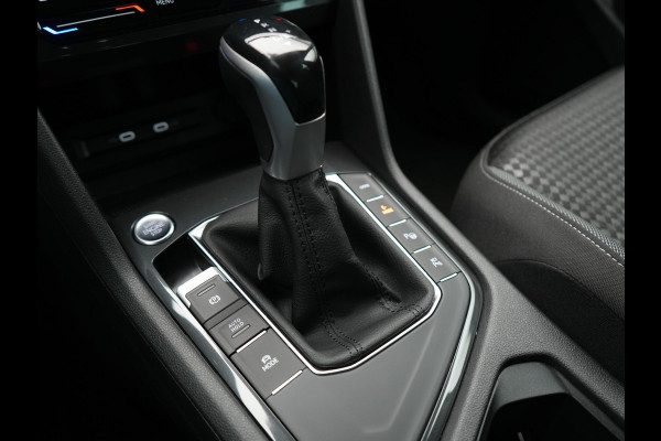 Volkswagen Tiguan 1.4 eHybrid PHEV 245pk Dealer O.H. | Adaptive Cruise | 360 Camera | IQ Light | Voorstoelen & Stuur Verwarmd | Sfeerverlichting | Apple Carplay | Virtual | Keyless | Blis | Navigatie | DAB | Plug In Hybrid