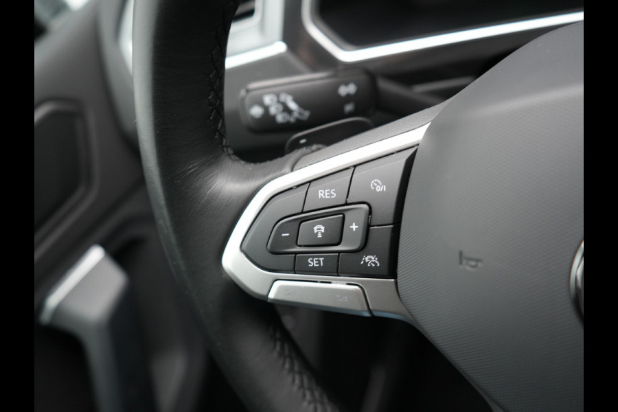 Volkswagen Tiguan 1.4 eHybrid PHEV 245pk Dealer O.H. | Adaptive Cruise | 360 Camera | IQ Light | Voorstoelen & Stuur Verwarmd | Sfeerverlichting | Apple Carplay | Virtual | Keyless | Blis | Navigatie | DAB | Plug In Hybrid