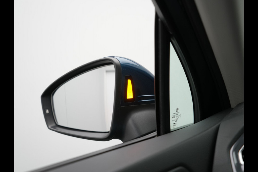 Volkswagen Tiguan 1.4 eHybrid PHEV 245pk Dealer O.H. | Adaptive Cruise | 360 Camera | IQ Light | Voorstoelen & Stuur Verwarmd | Sfeerverlichting | Apple Carplay | Virtual | Keyless | Blis | Navigatie | DAB | Plug In Hybrid