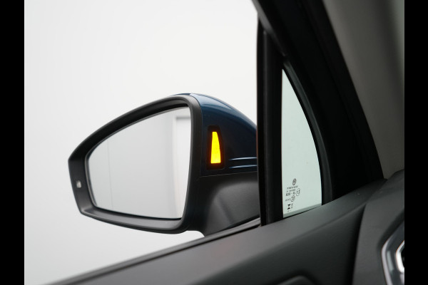 Volkswagen Tiguan 1.4 eHybrid PHEV 245pk Dealer O.H. | Adaptive Cruise | 360 Camera | IQ Light | Voorstoelen & Stuur Verwarmd | Sfeerverlichting | Apple Carplay | Virtual | Keyless | Blis | Navigatie | DAB | Plug In Hybrid