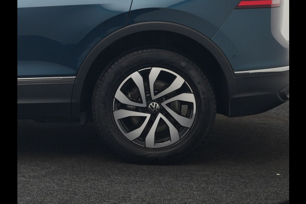 Volkswagen Tiguan 1.4 eHybrid PHEV 245pk Dealer O.H. | Adaptive Cruise | 360 Camera | IQ Light | Voorstoelen & Stuur Verwarmd | Sfeerverlichting | Apple Carplay | Virtual | Keyless | Blis | Navigatie | DAB | Plug In Hybrid