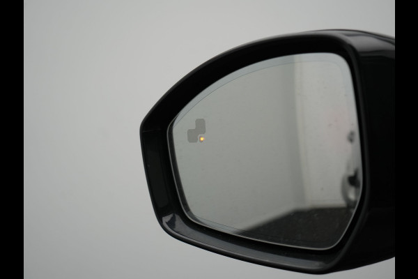 Land Rover Discovery Sport P300e R-Dynamic HSE PHEV 300pk Dealer O.H. | Trekhaak Af Fabriek | Adaptive Cruise | Meridian Audio | Camera | Lederen Sportstoelen Memory & Verwarmd | 20"L.M | Matrix LED | Apple Carplay | Keyless | Stuur Verwarmd | Blis | Plug In Hy