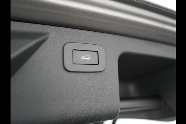 Land Rover Discovery Sport P300e R-Dynamic HSE PHEV 300pk Dealer O.H. | Trekhaak Af Fabriek | Adaptive Cruise | Meridian Audio | Camera | Lederen Sportstoelen Memory & Verwarmd | 20"L.M | Matrix LED | Apple Carplay | Keyless | Stuur Verwarmd | Blis | Plug In Hy