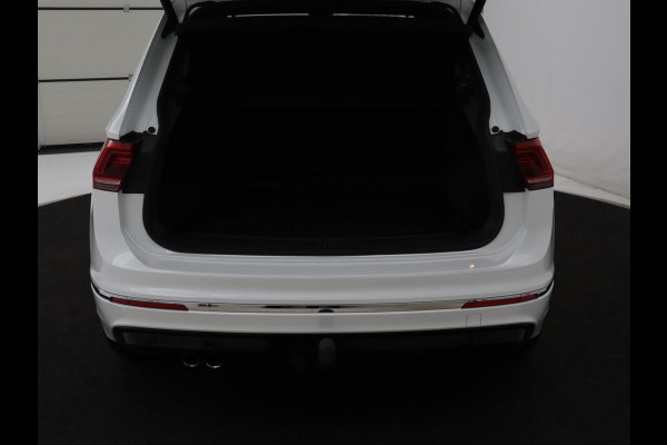Volkswagen Tiguan 1.4 TSI R Line | Panoramadak | Stoelverwarming | LED Plus | Trekhaak | Camera | Keyless | 20'' | Adaptive cruise | Virtual Cockpit | Navigatie | Park Assist | DAB | Climate control | Getint glas