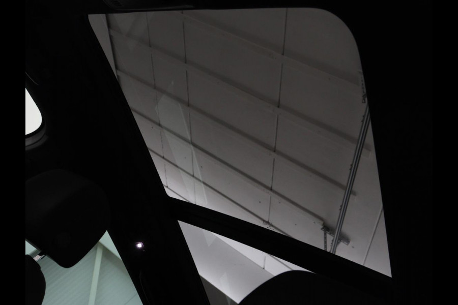 Volkswagen Tiguan 1.4 TSI R Line | Panoramadak | Stoelverwarming | LED Plus | Trekhaak | Camera | Keyless | 20'' | Adaptive cruise | Virtual Cockpit | Navigatie | Park Assist | DAB | Climate control | Getint glas