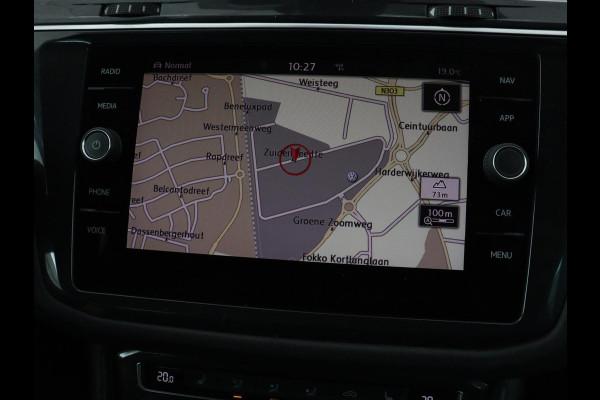 Volkswagen Tiguan 1.4 TSI R Line | Panoramadak | Stoelverwarming | LED Plus | Trekhaak | Camera | Keyless | 20'' | Adaptive cruise | Virtual Cockpit | Navigatie | Park Assist | DAB | Climate control | Getint glas