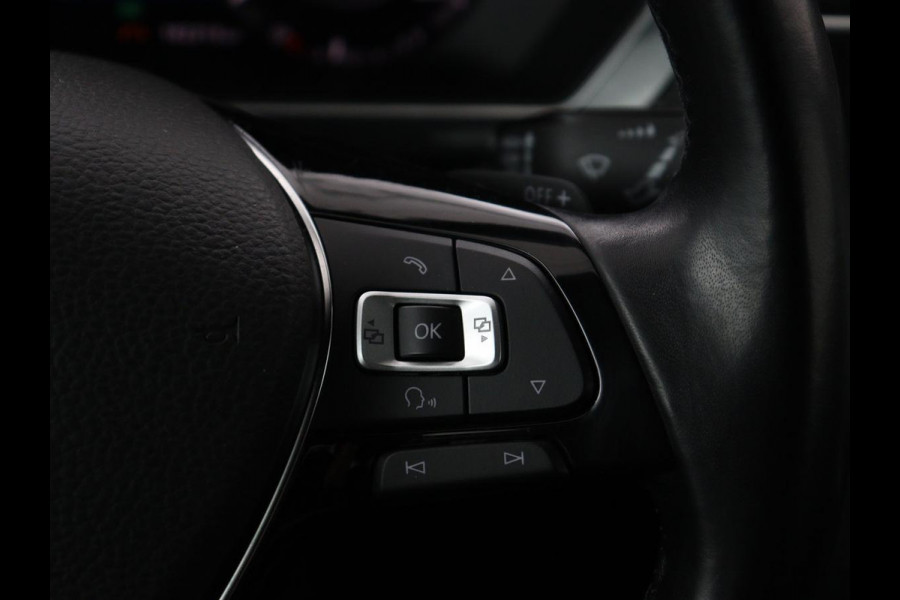 Volkswagen Tiguan 1.4 TSI R Line | Panoramadak | Stoelverwarming | LED Plus | Trekhaak | Camera | Keyless | 20'' | Adaptive cruise | Virtual Cockpit | Navigatie | Park Assist | DAB | Climate control | Getint glas