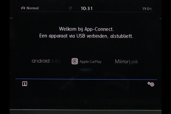 Volkswagen Tiguan 1.4 TSI R Line | Panoramadak | Stoelverwarming | LED Plus | Trekhaak | Camera | Keyless | 20'' | Adaptive cruise | Virtual Cockpit | Navigatie | Park Assist | DAB | Climate control | Getint glas