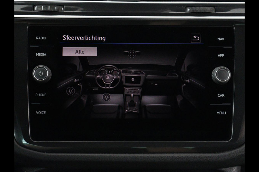 Volkswagen Tiguan 1.4 TSI R Line | Panoramadak | Stoelverwarming | LED Plus | Trekhaak | Camera | Keyless | 20'' | Adaptive cruise | Virtual Cockpit | Navigatie | Park Assist | DAB | Climate control | Getint glas