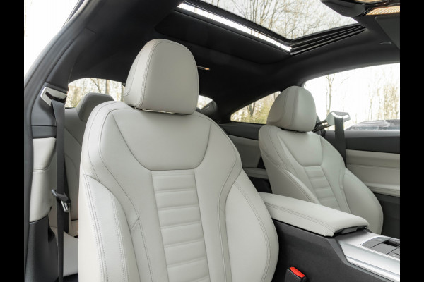 BMW 4 Serie Coupé M440i xDrive - Dak - Lasers - Driving Ass Prof - Standkachel - Trekhaak