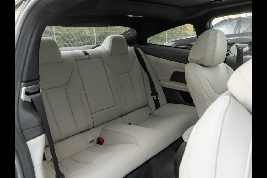 BMW 4 Serie Coupé M440i xDrive - Dak - Lasers - Driving Ass Prof - Standkachel - Trekhaak
