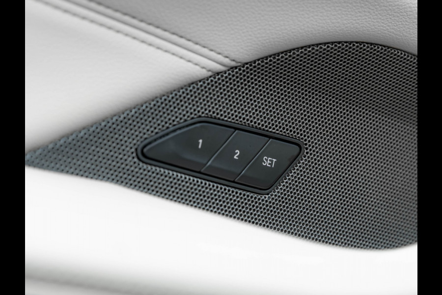 BMW 4 Serie Coupé M440i xDrive - Dak - Lasers - Driving Ass Prof - Standkachel - Trekhaak