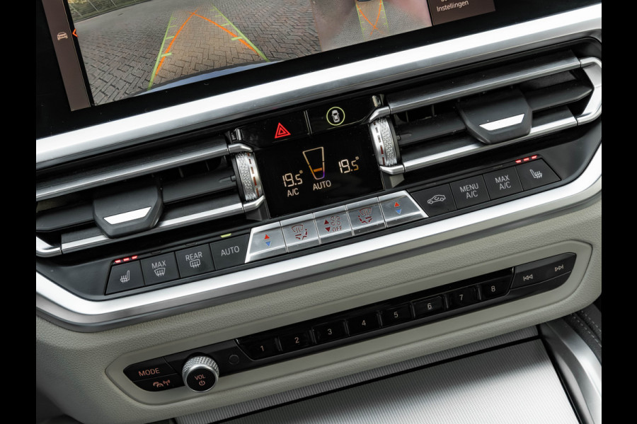 BMW 4 Serie Coupé M440i xDrive - Dak - Lasers - Driving Ass Prof - Standkachel - Trekhaak