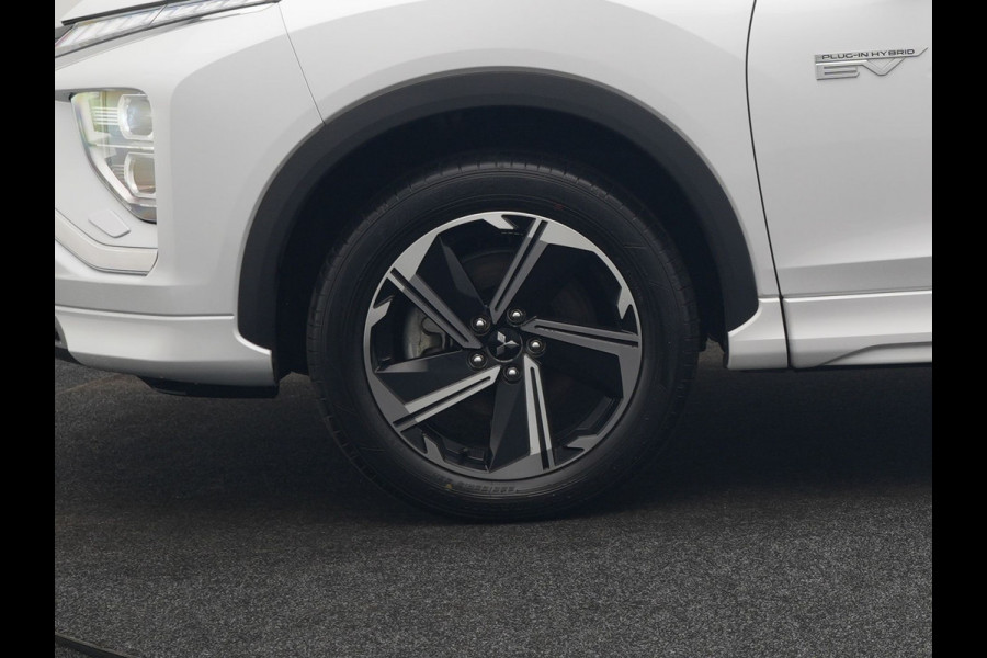 Mitsubishi Eclipse Cross 2.4 Instyle PHEV 188pk Dealer O.H | Trekhaak Afn. | Panodak | Adaptive Cruise | 360 Camera | Lederen Sportstoelen & Stuur Verwarmd | Keyless | Apple Carplay | Blis | Navigatie | Lane Assist | Plug In Hybrid