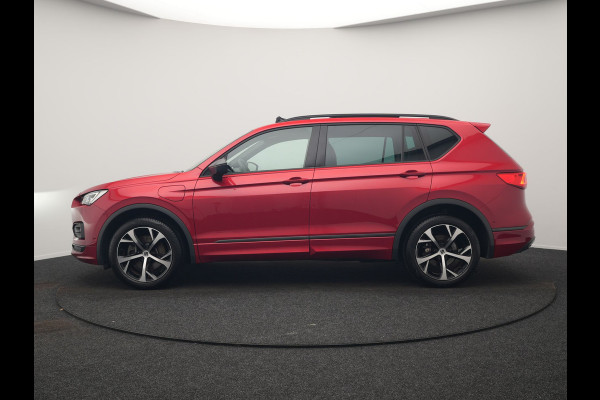 Seat Tarraco 1.4 TSI e-Hybrid FR PHEV 245pk | Trekhaak Af Fabriek | Panodak | Adaptive Cruise | 360 Camera | Alcantara Sportstoelen Memory & Verwarmd | Sfeerverlichting | Stuur Verwarmd | Apple Carplay | Keyless | Blis | Plug In Hybrid