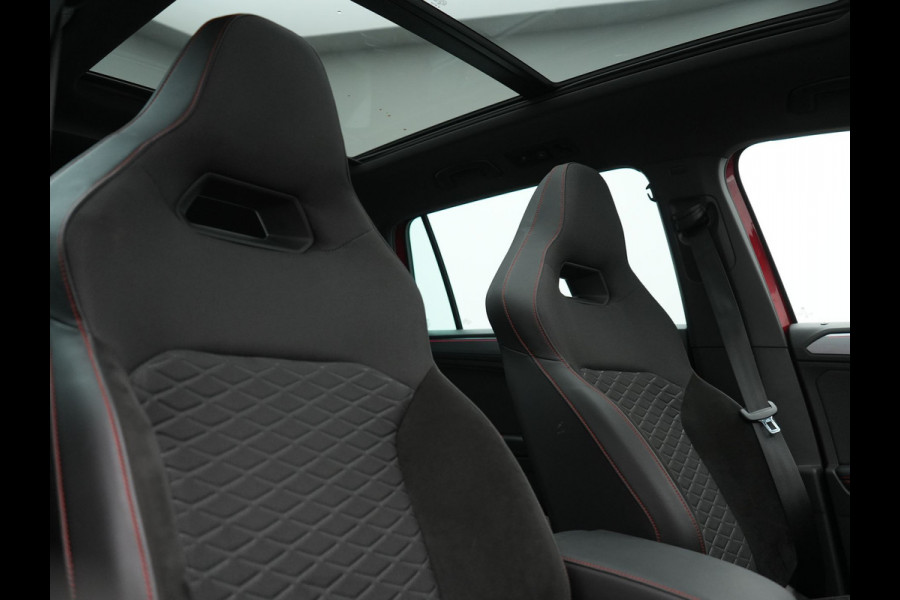 Seat Tarraco 1.4 TSI e-Hybrid FR PHEV 245pk | Trekhaak Af Fabriek | Panodak | Adaptive Cruise | 360 Camera | Alcantara Sportstoelen Memory & Verwarmd | Sfeerverlichting | Stuur Verwarmd | Apple Carplay | Keyless | Blis | Plug In Hybrid
