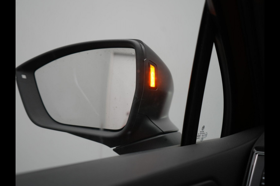 Seat Tarraco 1.4 TSI e-Hybrid FR PHEV 245pk | Trekhaak Af Fabriek | Panodak | Adaptive Cruise | 360 Camera | Alcantara Sportstoelen Memory & Verwarmd | Sfeerverlichting | Stuur Verwarmd | Apple Carplay | Keyless | Blis | Plug In Hybrid