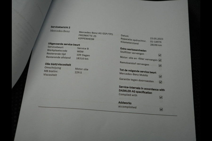 Mercedes-Benz GLC 300e 4MATIC Premium Plug In Hybrid 320pk Dealer O.H. PHEV | Trekhaak Af Fabriek | Panodak | Camera | Lederen Sportstoelen Verwarmd | Sfeerverlichting | Apple Carplay | Sidesteps | Navigatie | DAB |