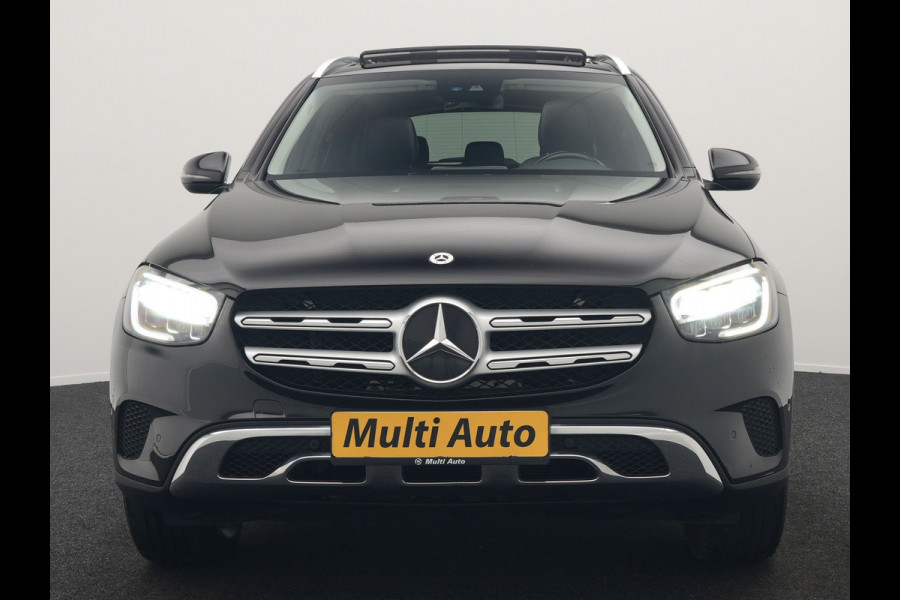 Mercedes-Benz GLC 300e 4MATIC Premium Plug In Hybrid 320pk Dealer O.H. PHEV | Trekhaak Af Fabriek | Panodak | Camera | Lederen Sportstoelen Verwarmd | Sfeerverlichting | Apple Carplay | Sidesteps | Navigatie | DAB |