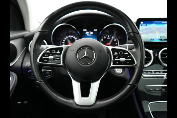Mercedes-Benz GLC 300e 4MATIC Premium Plug In Hybrid 320pk Dealer O.H. PHEV | Trekhaak Af Fabriek | Panodak | Camera | Lederen Sportstoelen Verwarmd | Sfeerverlichting | Apple Carplay | Sidesteps | Navigatie | DAB |