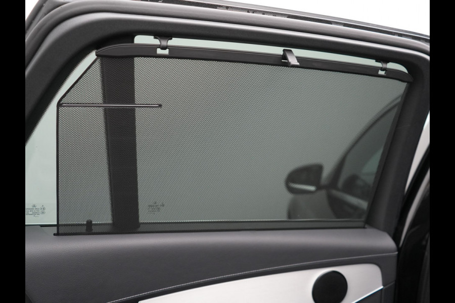 Mercedes-Benz GLC 300e 4MATIC Premium Plug In Hybrid 320pk Dealer O.H. PHEV | Trekhaak Af Fabriek | Panodak | Camera | Lederen Sportstoelen Verwarmd | Sfeerverlichting | Apple Carplay | Sidesteps | Navigatie | DAB |