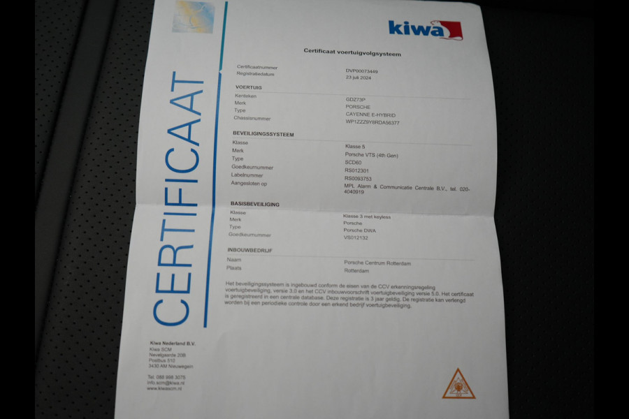 Porsche Cayenne Coupé 3.0 E-Hybrid PHEV | MY 2024 Facelift | | Trekhaak Af Fabriek | Panodak | Luchtvering | Sportuitlaat | PDLS+ | Sport Chrono | InnoDrive Adaptive Cruise | SportDesign | Head up | Soft Close | 22"L.M | 360 Camera | Plug In Hybrid