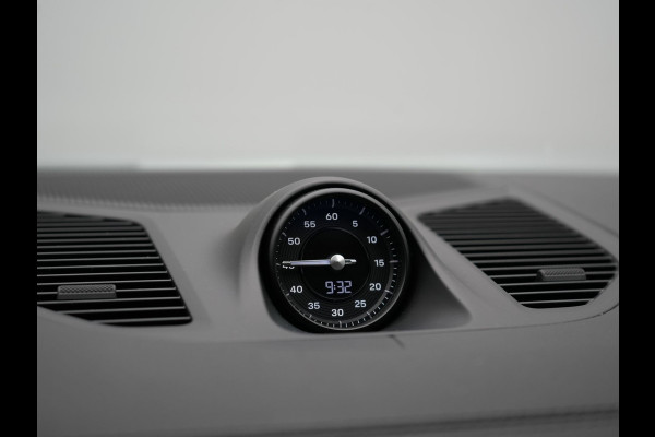 Porsche Cayenne Coupé 3.0 E-Hybrid PHEV | MY 2024 Facelift | | Trekhaak Af Fabriek | Panodak | Luchtvering | Sportuitlaat | PDLS+ | Sport Chrono | InnoDrive Adaptive Cruise | SportDesign | Head up | Soft Close | 22"L.M | 360 Camera | Plug In Hybrid