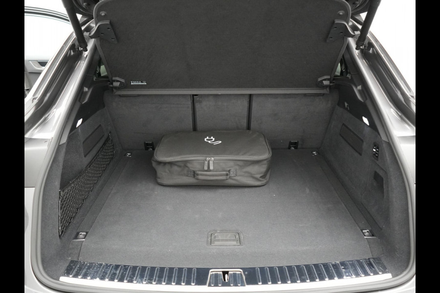 Porsche Cayenne Coupé 3.0 E-Hybrid PHEV | MY 2024 Facelift | | Trekhaak Af Fabriek | Panodak | Luchtvering | Sportuitlaat | PDLS+ | Sport Chrono | InnoDrive Adaptive Cruise | SportDesign | Head up | Soft Close | 22"L.M | 360 Camera | Plug In Hybrid