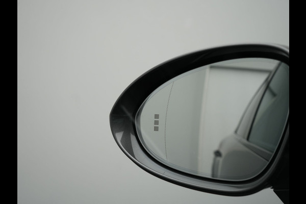 Porsche Cayenne Coupé 3.0 E-Hybrid PHEV | MY 2024 Facelift | | Trekhaak Af Fabriek | Panodak | Luchtvering | Sportuitlaat | PDLS+ | Sport Chrono | InnoDrive Adaptive Cruise | SportDesign | Head up | Soft Close | 22"L.M | 360 Camera | Plug In Hybrid