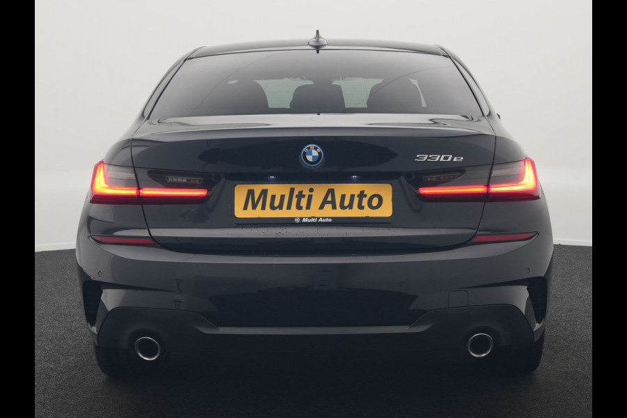 BMW 3-serie 330e M Sport PHEV 293pk Dealer O.H. | Adaptief Onderstel | Sfeerverlichting | Alcantara Sportstoelen Verwarmd | Virtual | Apple Carplay | Navigatie | Cruise Control | DAB | 19"L.M | Plug In Hybrid