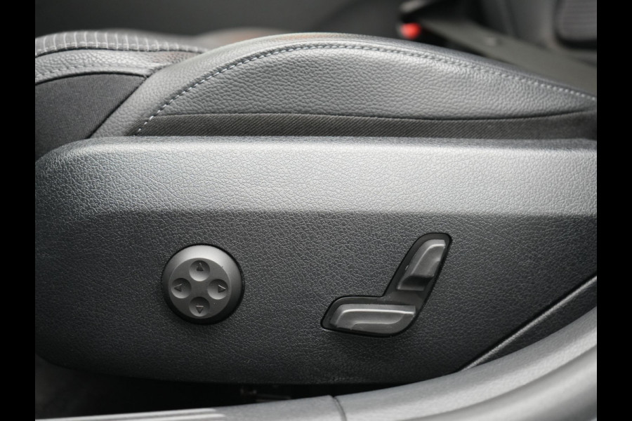 Mercedes-Benz C-Klasse Estate 300 e Avantgarde PHEV 313pk Dealer O.H. | Trekhaak Af Fabriek | Camera | Night Pakket | Sportstoelen Verwarmd | Apple Carplay | Sfeerverlichting | Navigatie | Virtual | DAB |  Plug In Hybrid